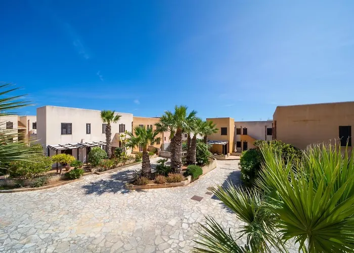 Albergo centrale: Elimi Favignana Apartments - Residence in città